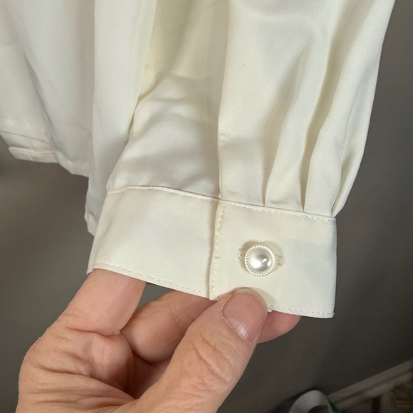 Koret Cream Button Down Shirt Floral Embroidered Collar Size 18 Office Career - Picture 5 of 10